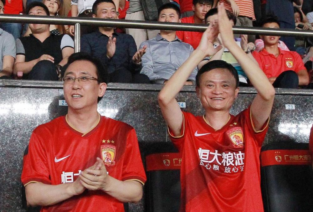 其次，也是因为高桥真知为了尽快敲定合作，在具体的合作条款上，故意放水了几个百分点的利润分成。